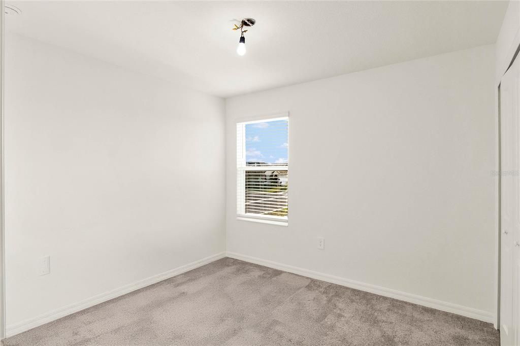 На продажу: $350,000 (5 спален, 2 ванн, 2274 Квадратных фут)