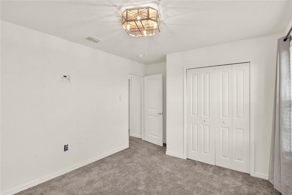 На продажу: $350,000 (5 спален, 2 ванн, 2274 Квадратных фут)