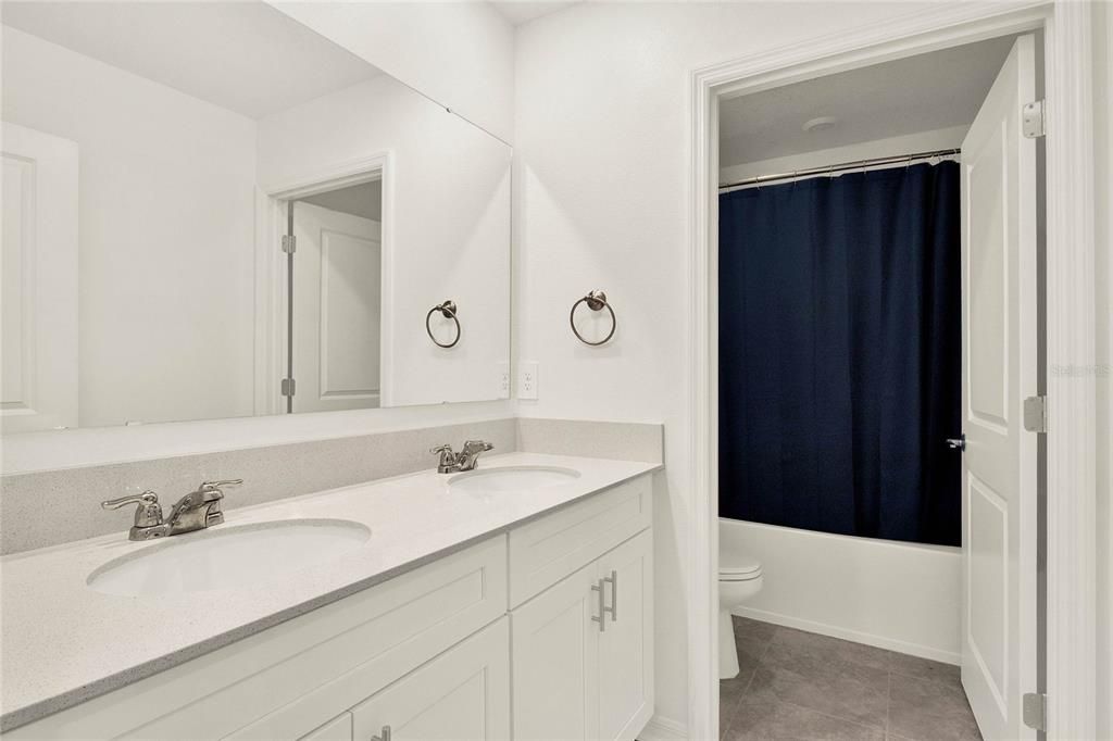 На продажу: $350,000 (5 спален, 2 ванн, 2274 Квадратных фут)