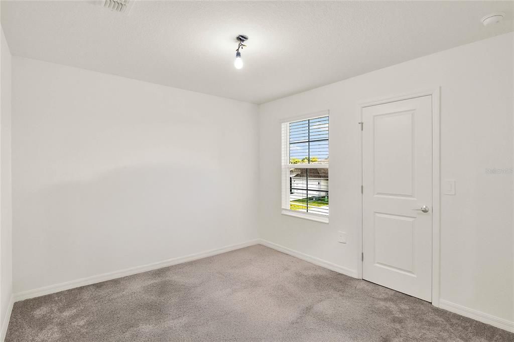 На продажу: $350,000 (5 спален, 2 ванн, 2274 Квадратных фут)