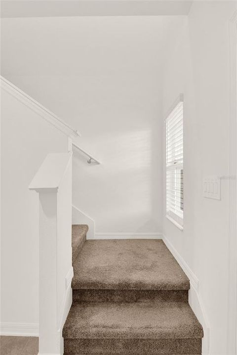 На продажу: $350,000 (5 спален, 2 ванн, 2274 Квадратных фут)