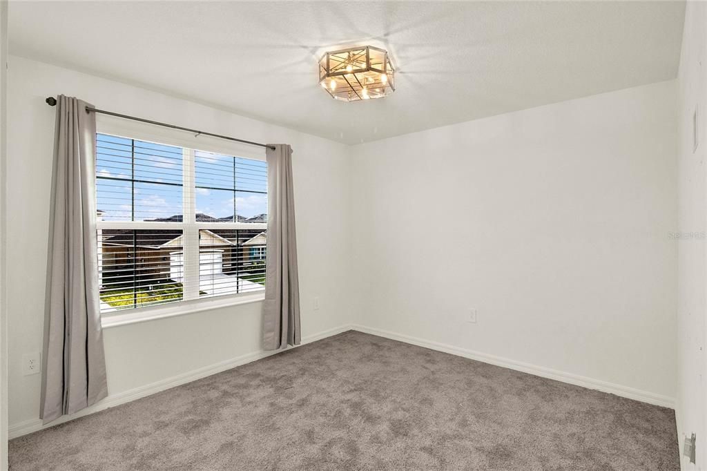 На продажу: $350,000 (5 спален, 2 ванн, 2274 Квадратных фут)