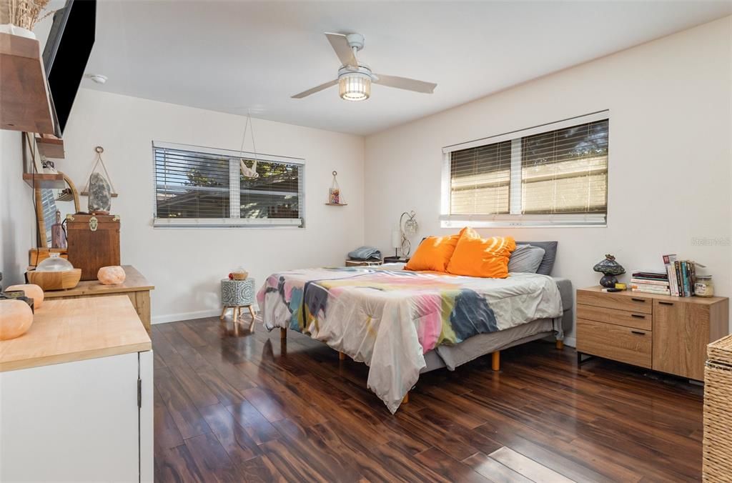 待售: $400,000 (4 贝兹, 3 浴室, 2228 平方英尺)