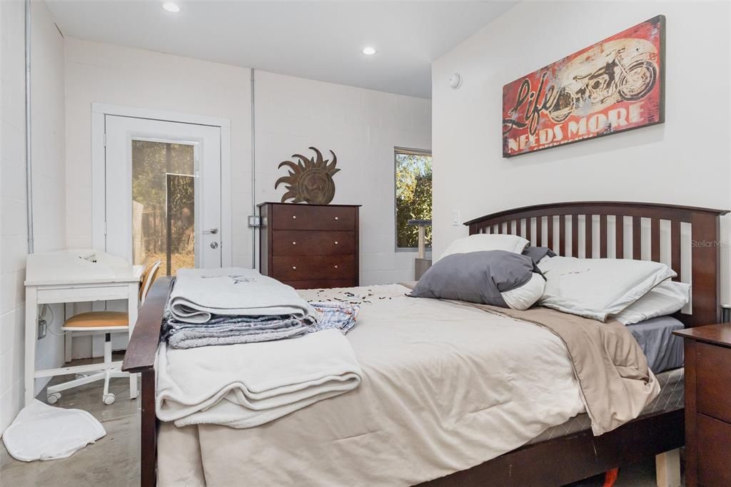 待售: $400,000 (4 贝兹, 3 浴室, 2228 平方英尺)