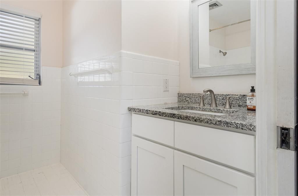 待售: $400,000 (4 贝兹, 3 浴室, 2228 平方英尺)