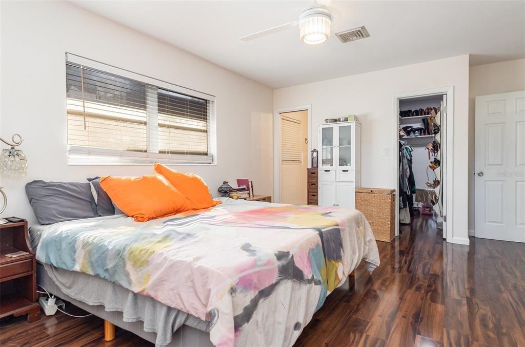 待售: $400,000 (4 贝兹, 3 浴室, 2228 平方英尺)