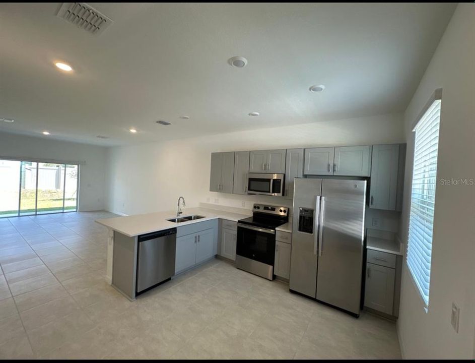 For Rent: $1,600 (2 beds, 2 baths, 1219 Square Feet)