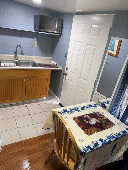 En Renta: $650 (0 camas, 1 baños, 100 Pies cuadrados)