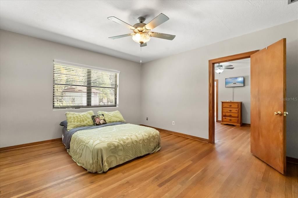 For Sale: $1,300,000 (3 beds, 2 baths, 2171 Square Feet)