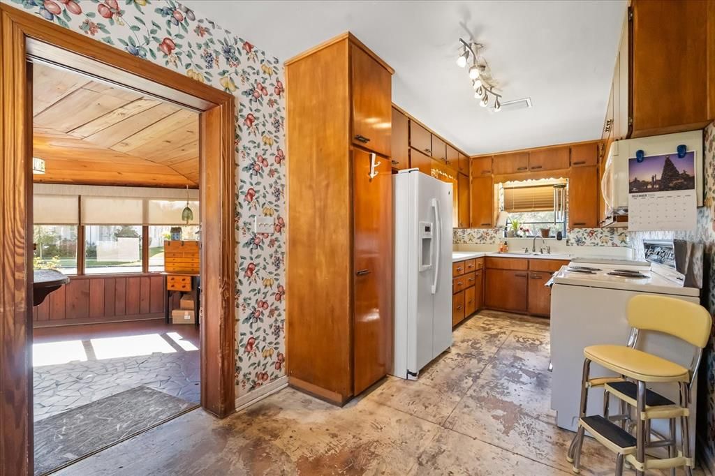 For Sale: $1,300,000 (3 beds, 2 baths, 2171 Square Feet)