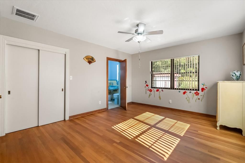 For Sale: $1,300,000 (3 beds, 2 baths, 2171 Square Feet)