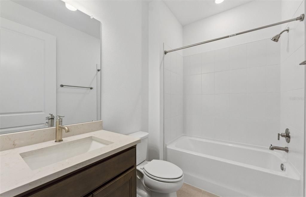 En Venta: $530,380 (3 camas, 3 baños, 2257 Pies cuadrados)