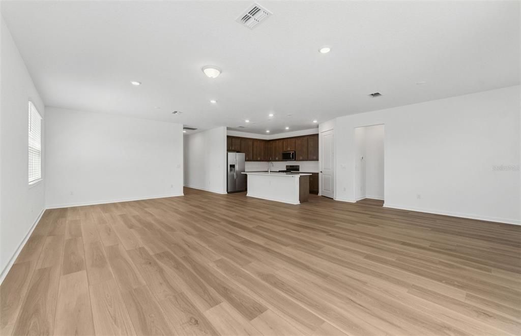 En Venta: $530,380 (3 camas, 3 baños, 2257 Pies cuadrados)