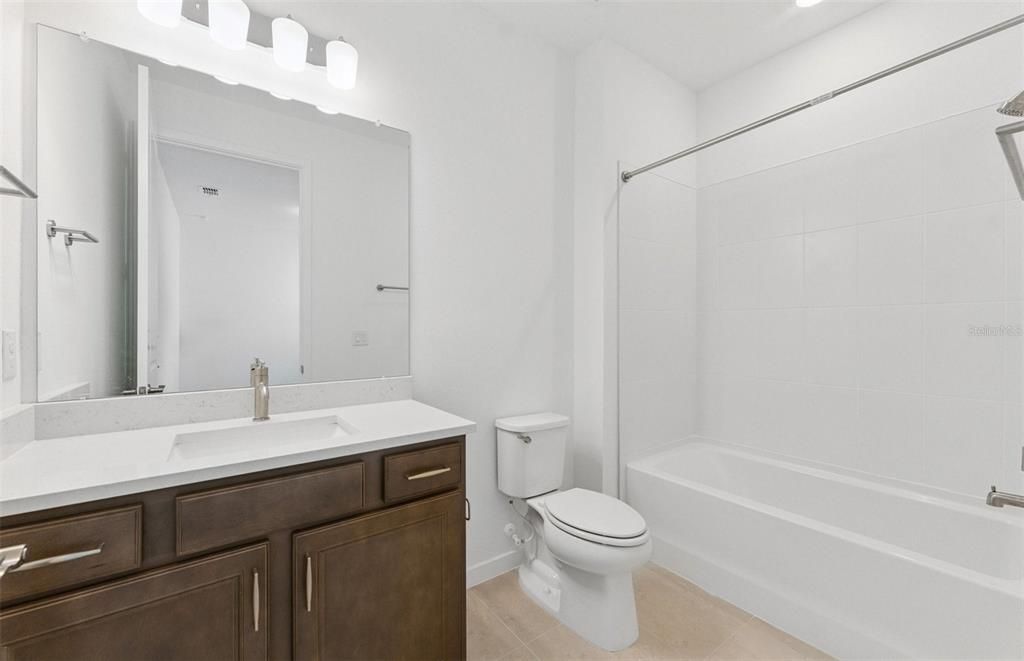 En Venta: $530,380 (3 camas, 3 baños, 2257 Pies cuadrados)