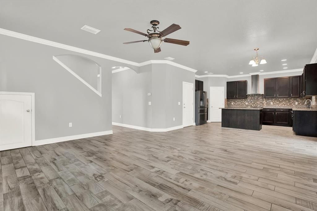 En Venta: $740,000 (4 camas, 2 baños, 2488 Pies cuadrados)