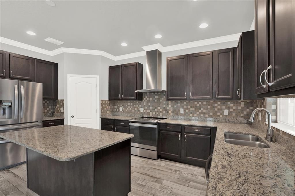 En Venta: $740,000 (4 camas, 2 baños, 2488 Pies cuadrados)