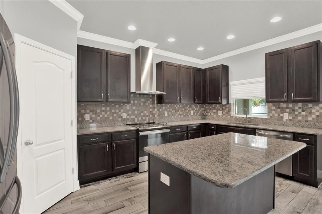 En Venta: $740,000 (4 camas, 2 baños, 2488 Pies cuadrados)