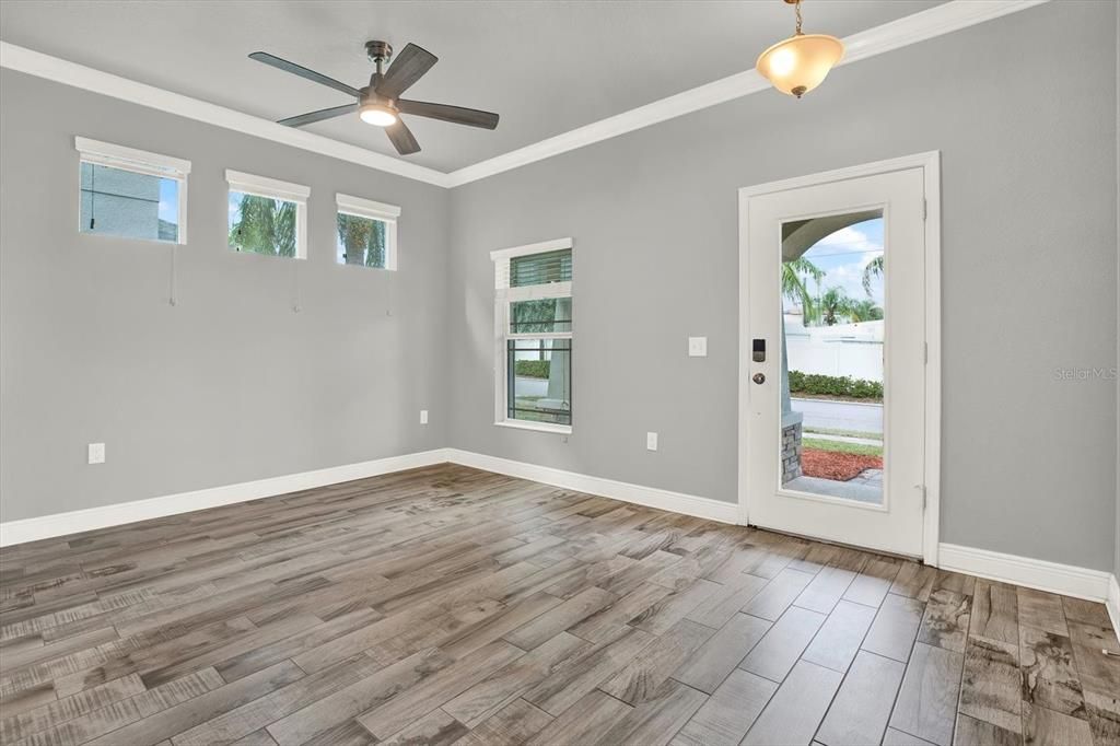 En Venta: $740,000 (4 camas, 2 baños, 2488 Pies cuadrados)