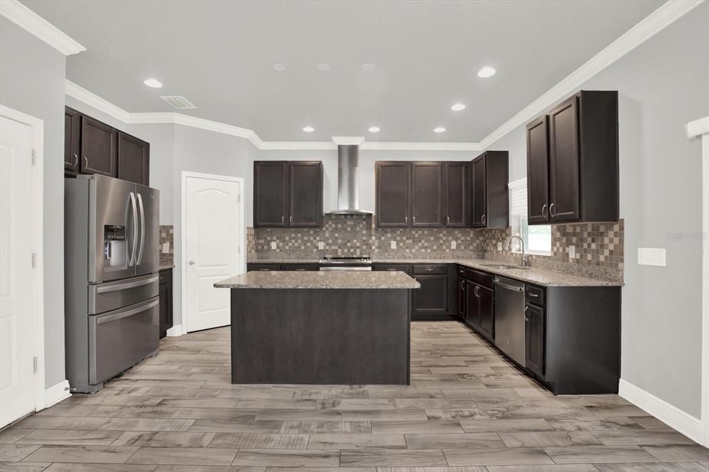 En Venta: $740,000 (4 camas, 2 baños, 2488 Pies cuadrados)