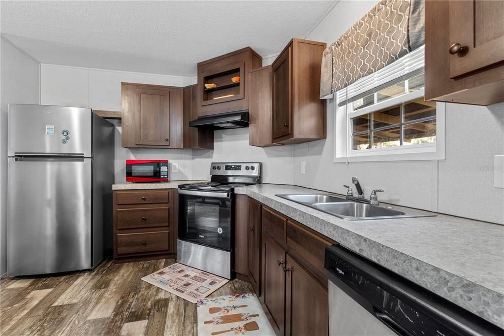 На продажу: $240,000 (3 спален, 2 ванн, 1512 Квадратных фут)