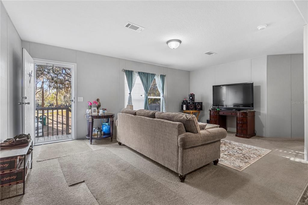 На продажу: $240,000 (3 спален, 2 ванн, 1512 Квадратных фут)