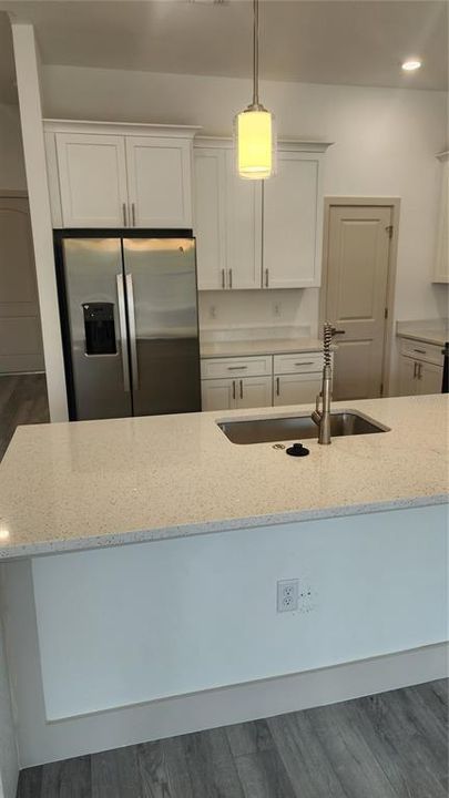 出租: $2,500 (4 贝兹, 2 浴室, 1840 平方英尺)