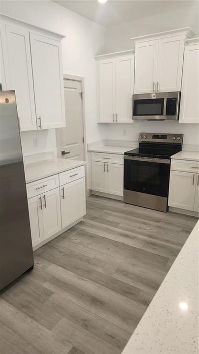 出租: $2,500 (4 贝兹, 2 浴室, 1840 平方英尺)