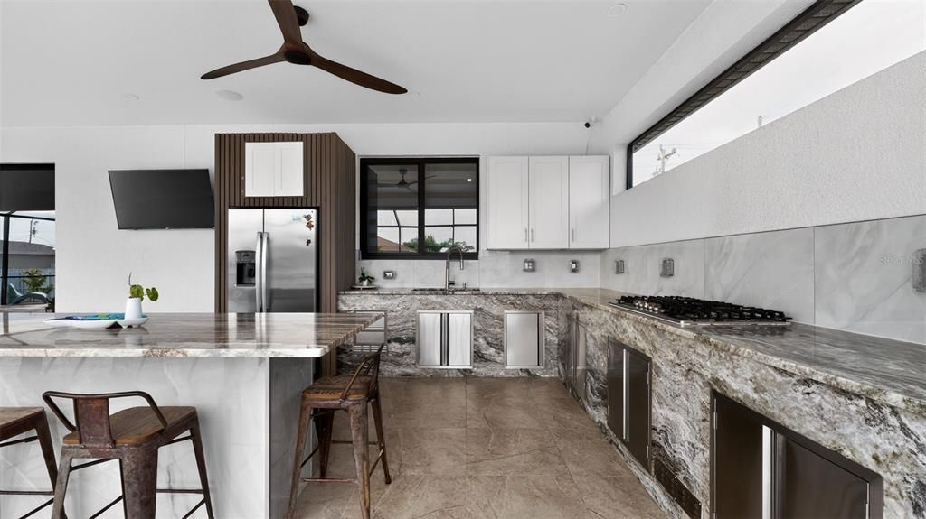 На продажу: $625,000 (4 спален, 3 ванн, 2102 Квадратных фут)