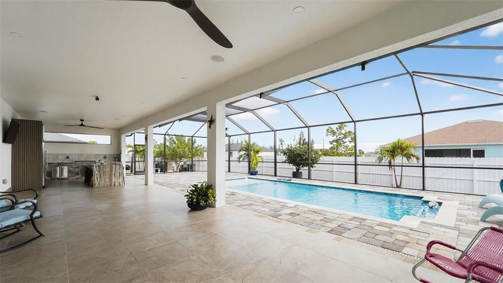 На продажу: $625,000 (4 спален, 3 ванн, 2102 Квадратных фут)