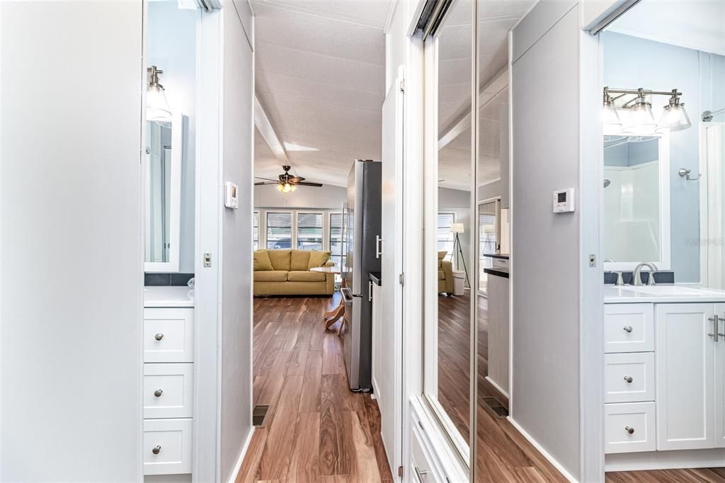 For Sale: $145,000 (1 beds, 1 baths, 688 Square Feet)