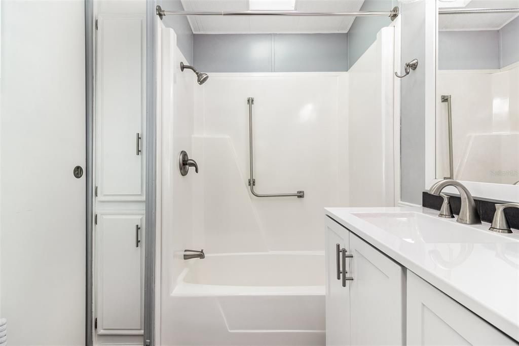 For Sale: $145,000 (1 beds, 1 baths, 688 Square Feet)