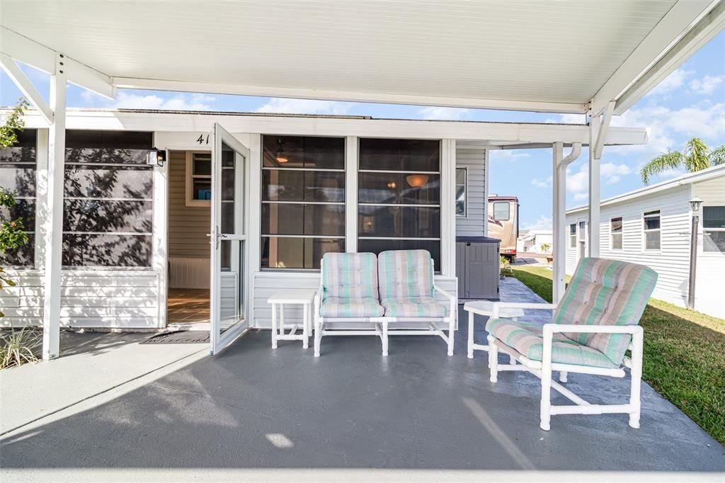 For Sale: $145,000 (1 beds, 1 baths, 688 Square Feet)