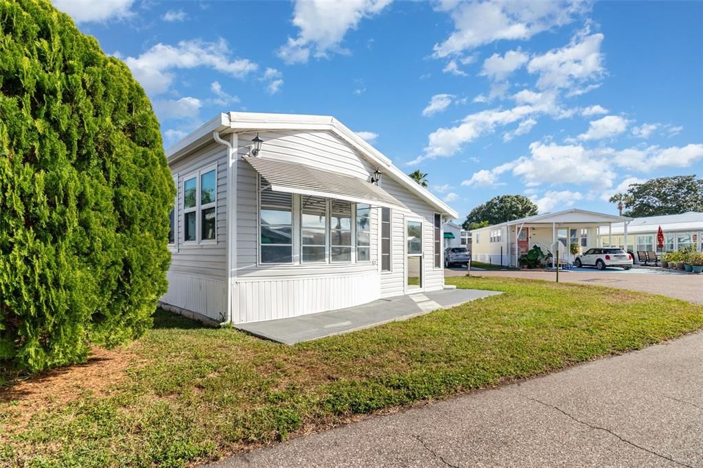 For Sale: $145,000 (1 beds, 1 baths, 688 Square Feet)