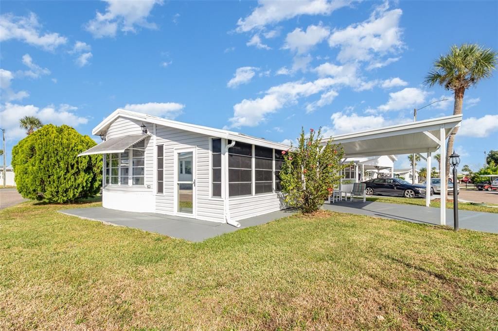 For Sale: $145,000 (1 beds, 1 baths, 688 Square Feet)