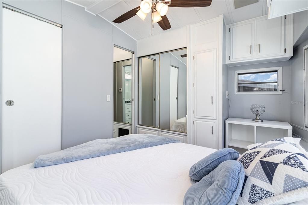 For Sale: $145,000 (1 beds, 1 baths, 688 Square Feet)