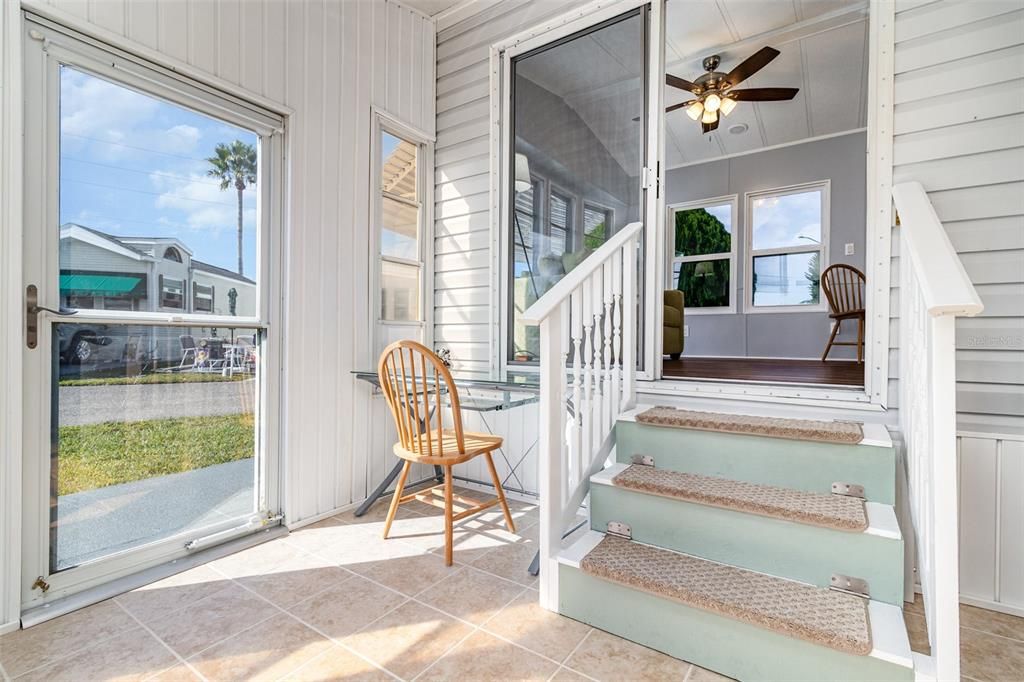 For Sale: $145,000 (1 beds, 1 baths, 688 Square Feet)