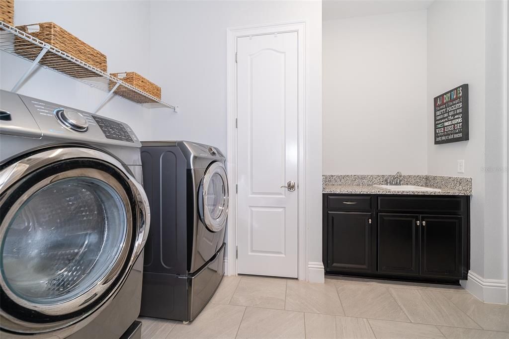 For Sale: $1,360,000 (4 beds, 4 baths, 3170 Square Feet)