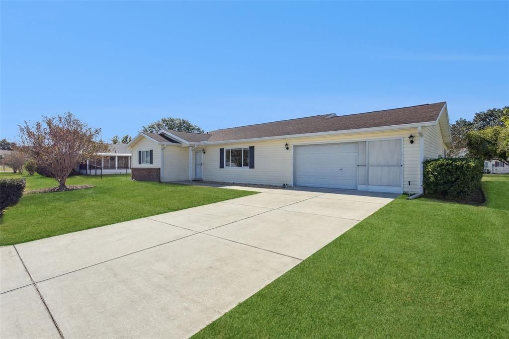 En Venta: $249,900 (3 camas, 2 baños, 1570 Pies cuadrados)