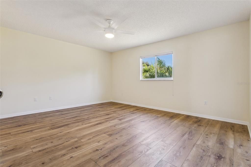 En Venta: $249,900 (3 camas, 2 baños, 1570 Pies cuadrados)