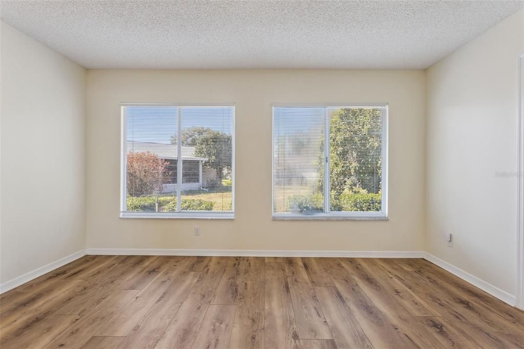 En Venta: $249,900 (3 camas, 2 baños, 1570 Pies cuadrados)