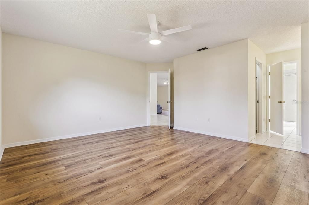 En Venta: $249,900 (3 camas, 2 baños, 1570 Pies cuadrados)