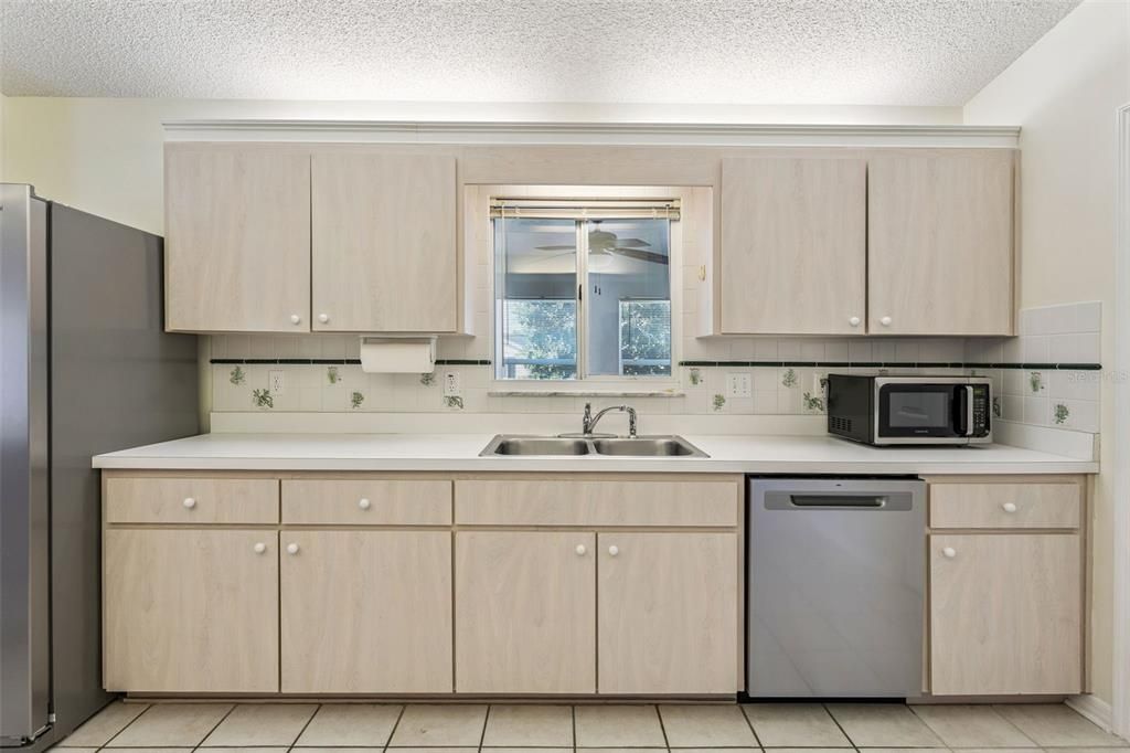 En Venta: $249,900 (3 camas, 2 baños, 1570 Pies cuadrados)