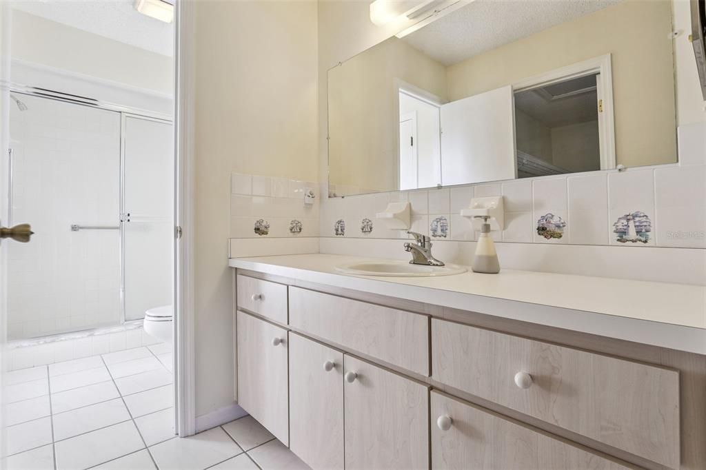 En Venta: $249,900 (3 camas, 2 baños, 1570 Pies cuadrados)