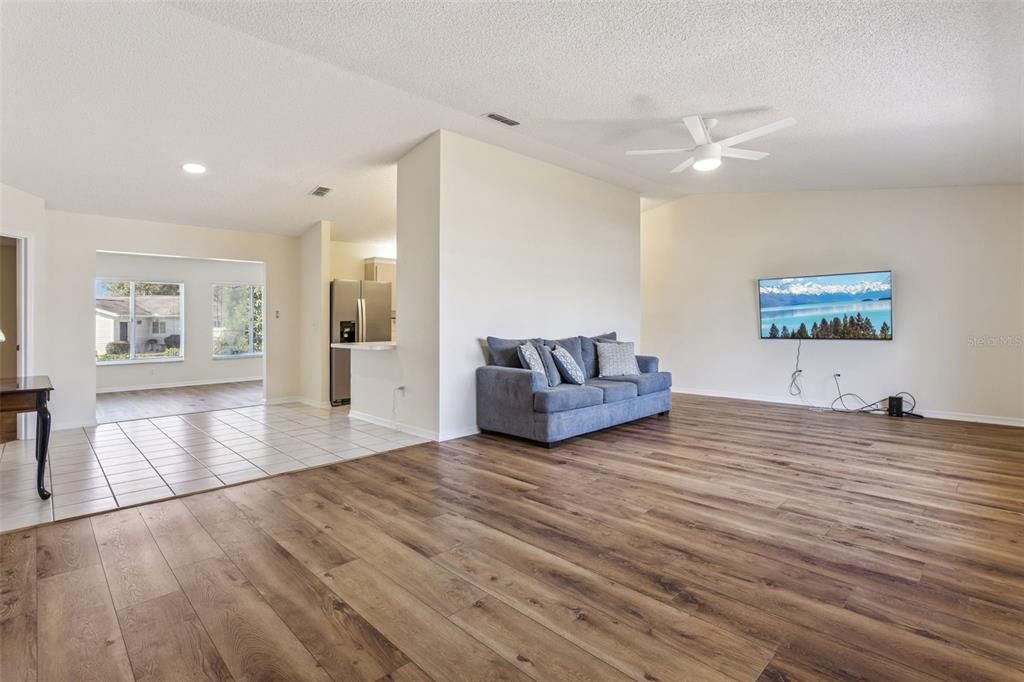 En Venta: $249,900 (3 camas, 2 baños, 1570 Pies cuadrados)