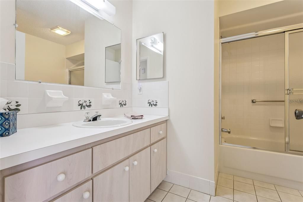 En Venta: $249,900 (3 camas, 2 baños, 1570 Pies cuadrados)