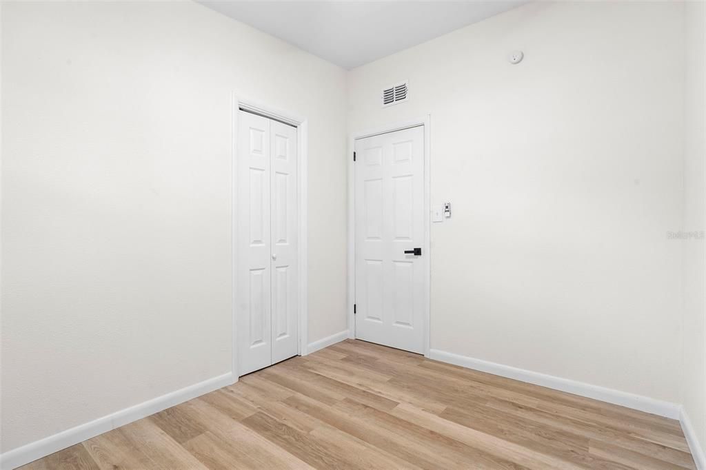 For Sale: $294,900 (3 beds, 1 baths, 1014 Square Feet)