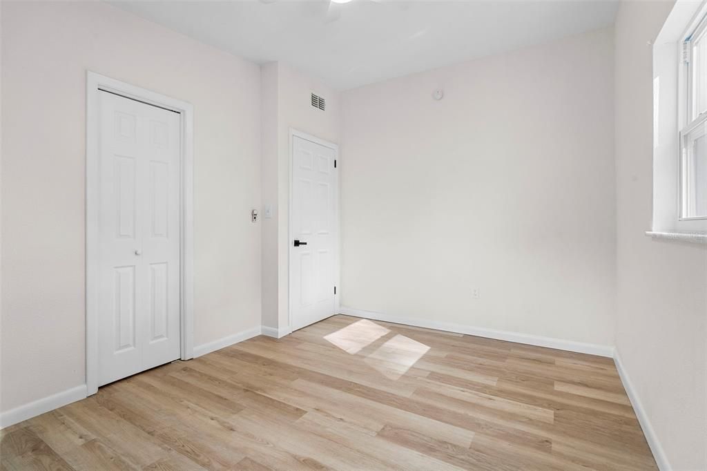 For Sale: $294,900 (3 beds, 1 baths, 1014 Square Feet)