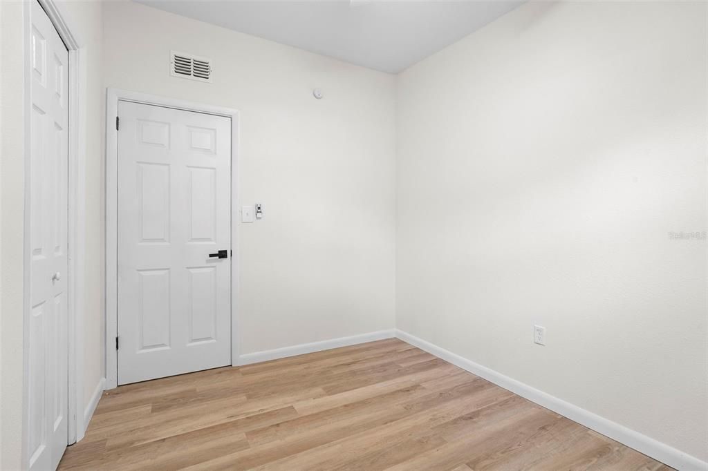 For Sale: $294,900 (3 beds, 1 baths, 1014 Square Feet)