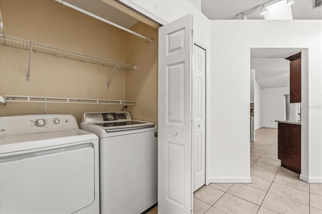 На продажу: $260,000 (3 спален, 2 ванн, 1263 Квадратных фут)