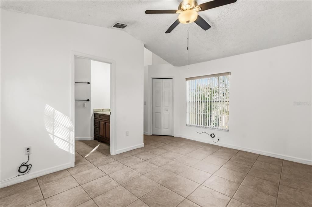 На продажу: $260,000 (3 спален, 2 ванн, 1263 Квадратных фут)